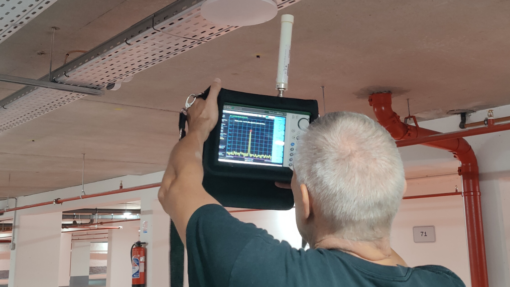 installation amplificateur comutech parking